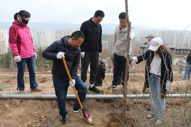 丰禾体育官方网中国有限公司开展春季义务植树活动